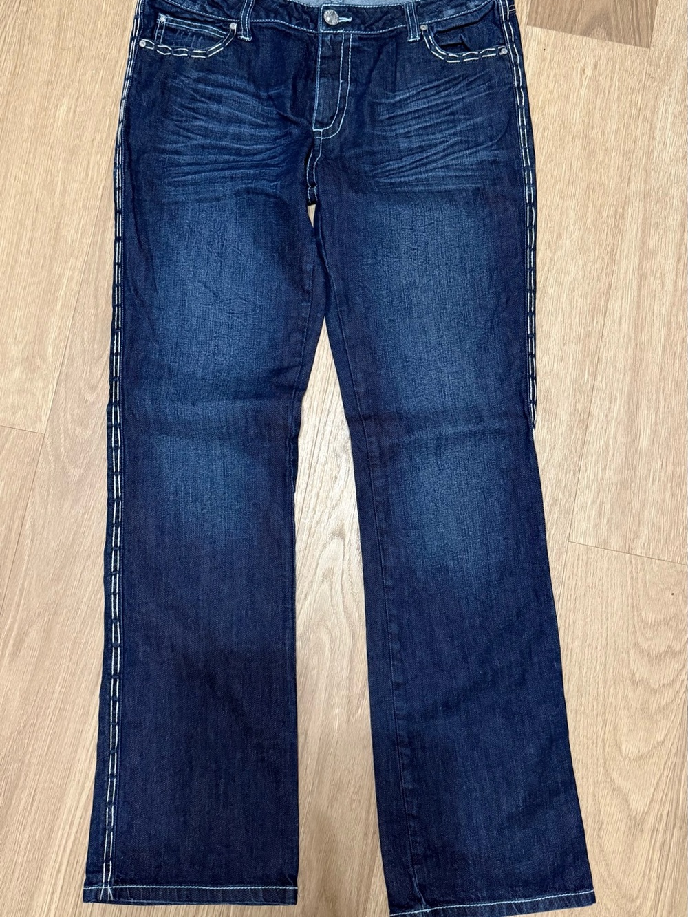 Women’s Boot Cut Jeans in Dark Blue with Embroidered Pockets